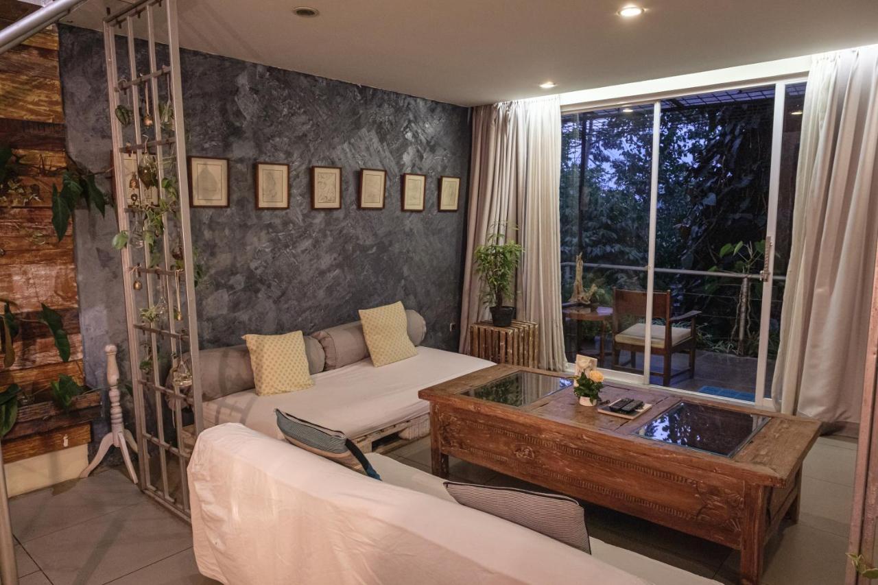 Ruth'S Bed & Breakfast Lembang Exterior foto