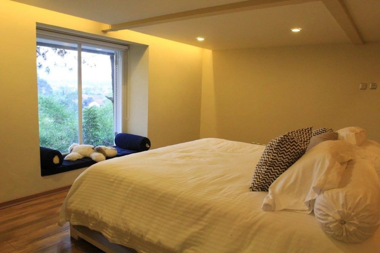 Ruth'S Bed & Breakfast Lembang Exterior foto
